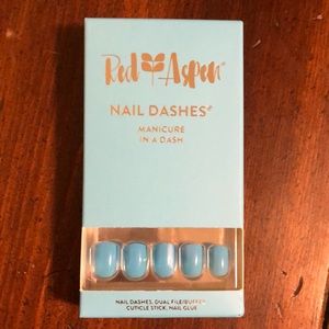 Red Aspen Nail Dashes in Elle-ctric Blue